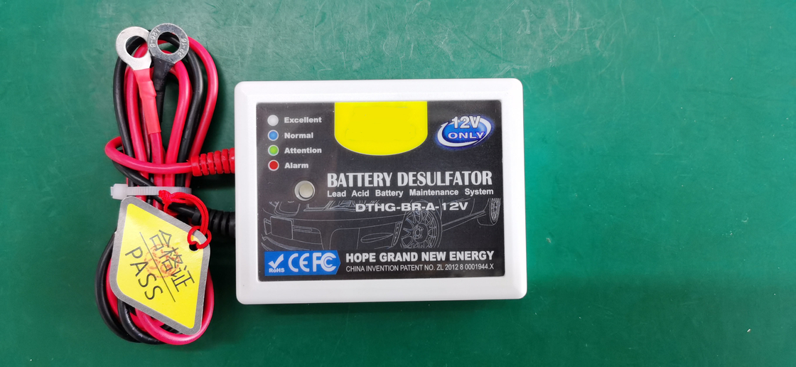 सीई एफसीसी प्रमाणन कार बैटरी डिसल्फेटर 12 वी / 24 वी ईंधन पल्स प्रौद्योगिकी बचाओ